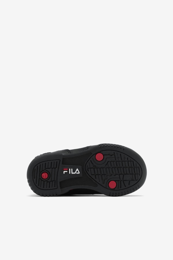 הקיבולת המקורית של Fila Feut היא שחור/אדום/לבן