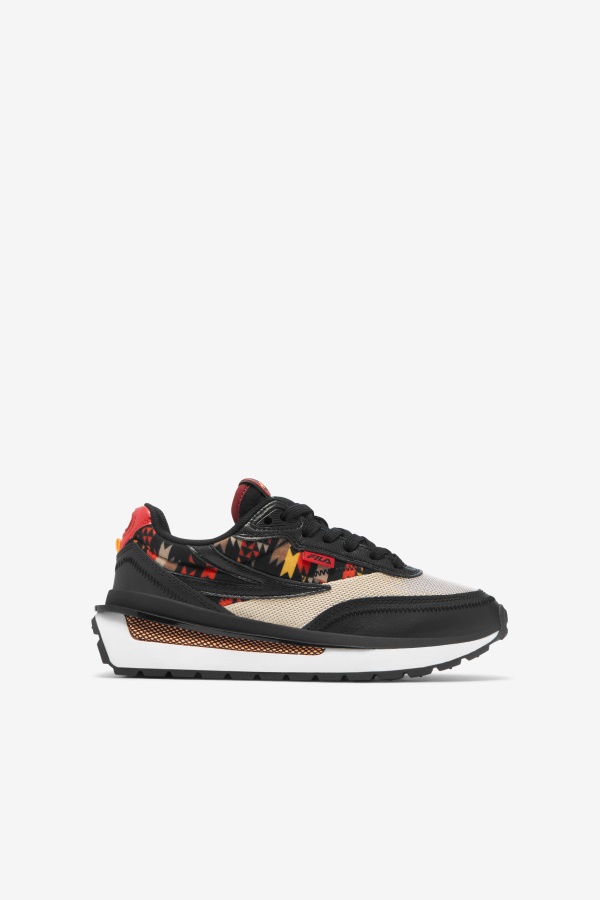 Black/Oxford Tan/White Fila RNU לילדים גדולים יותר
